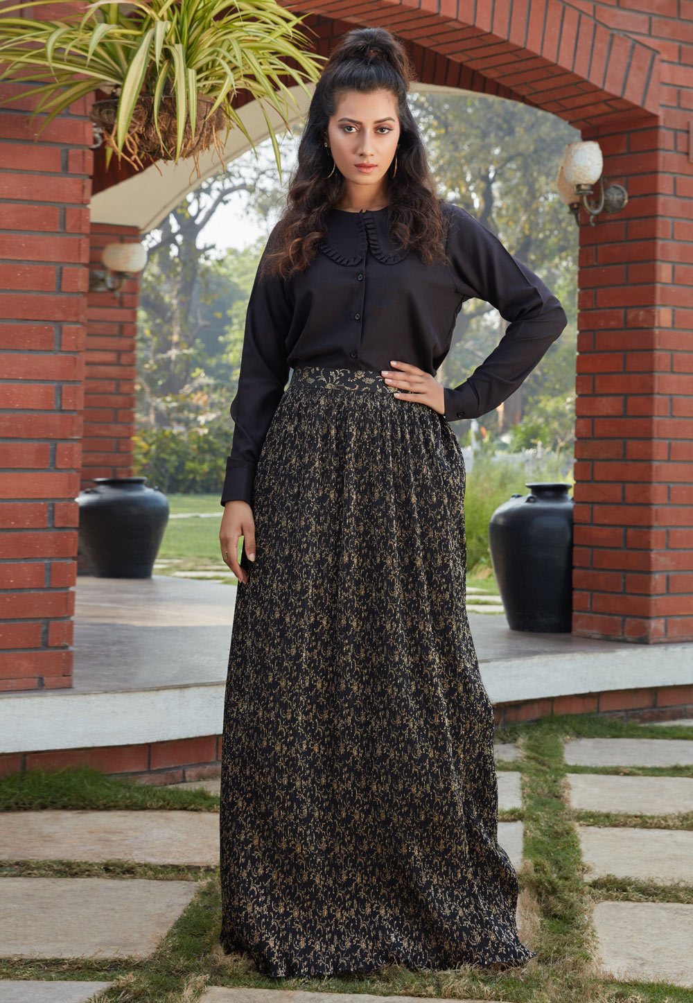 Buy Pretty Black Zari Weaving Banarasi Silk Indo-Western Crop Top Lehenga -  Zeel Clothing