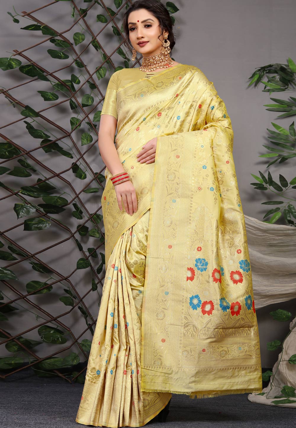 Yellow Banarasi Silk Saree 251407