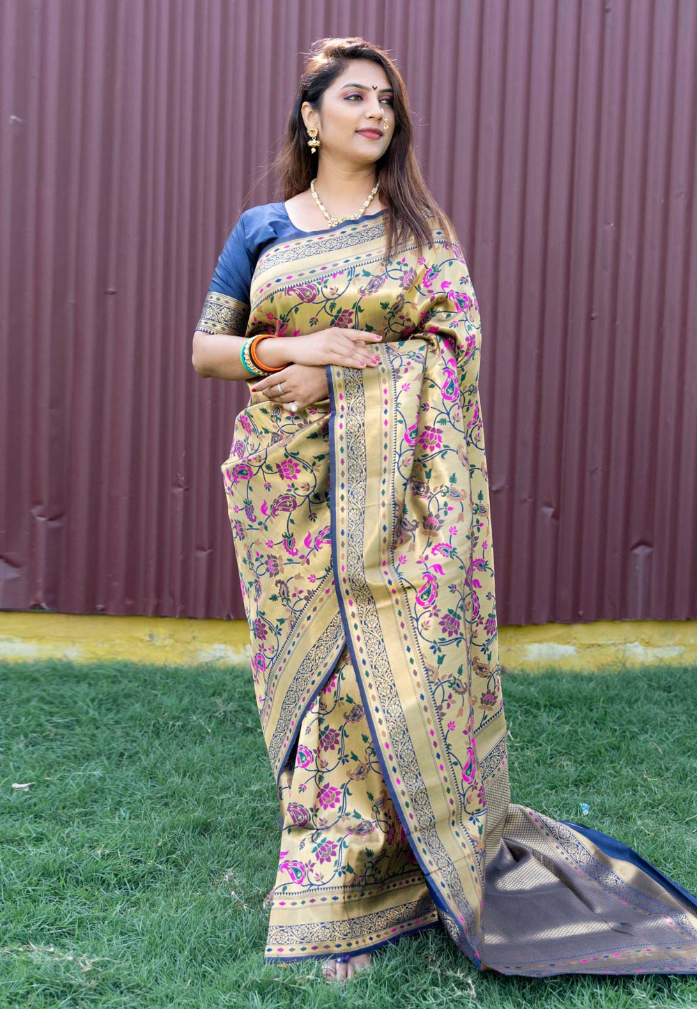 Beige Banarasi Silk Saree With Blouse 257078