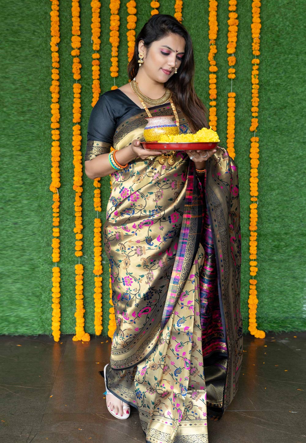 Beige Banarasi Silk Saree With Blouse 257080