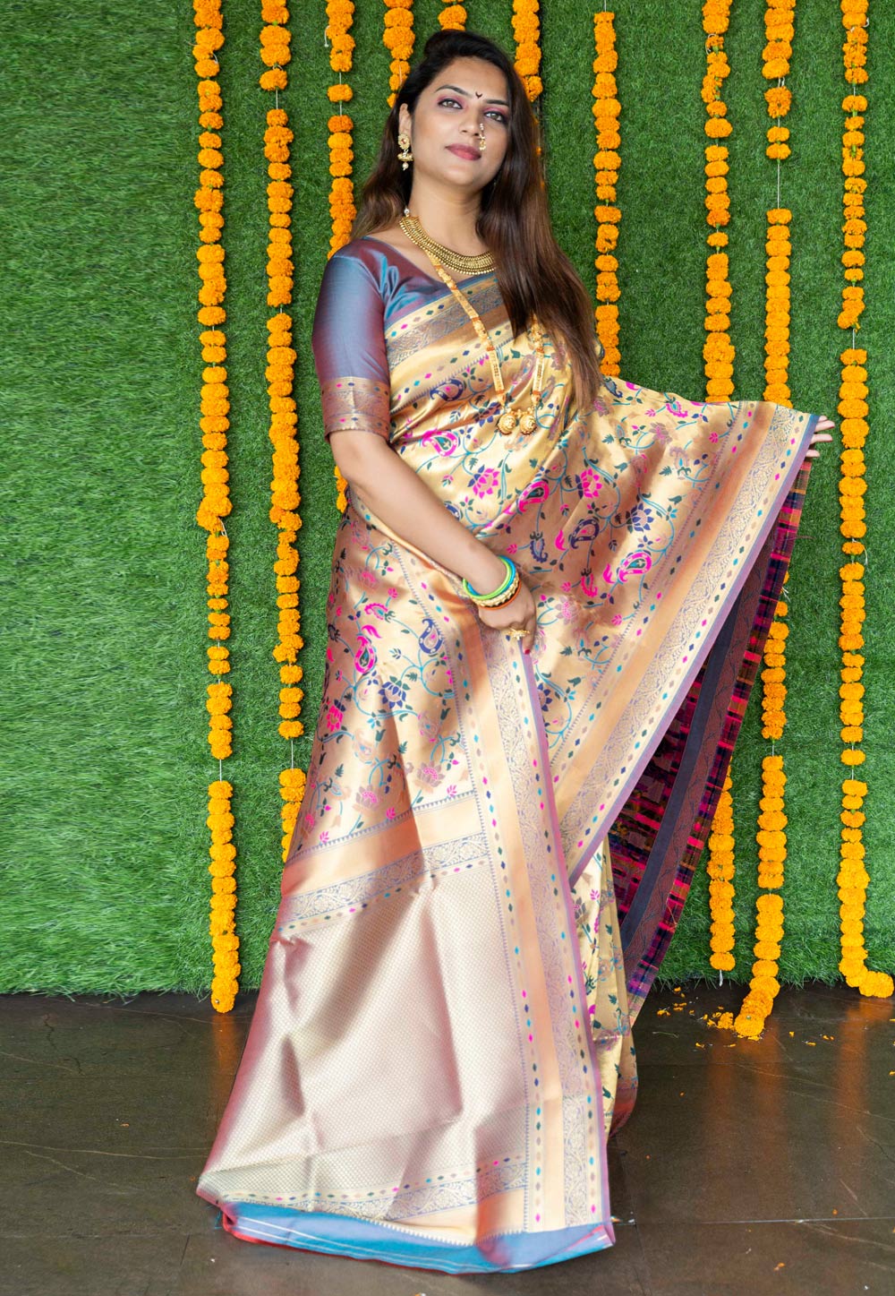 Beige Banarasi Silk Saree With Blouse 257081