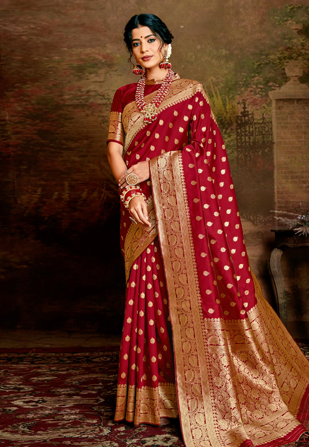 Maroon Soft Silk Saree With Blouse 245573