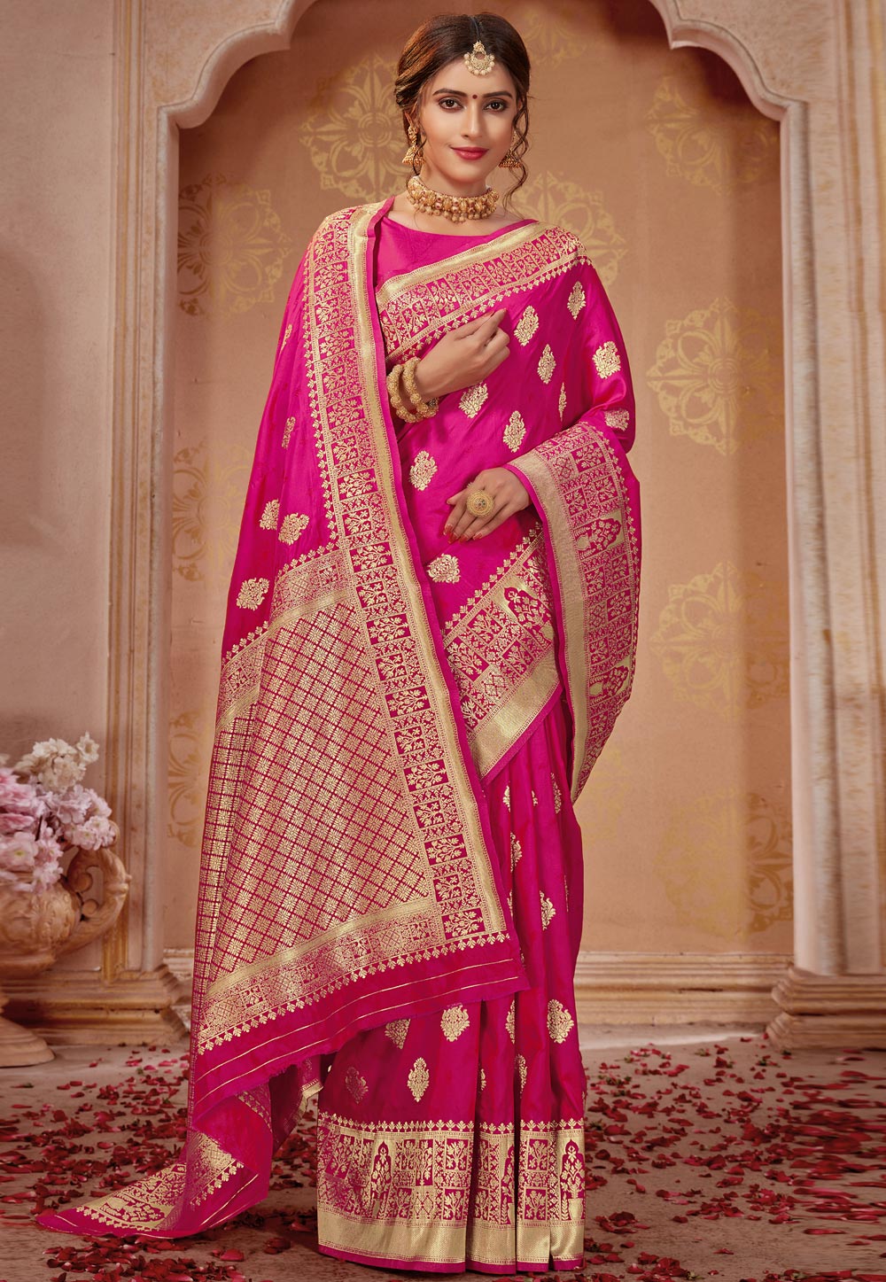 Magenta Banarasi Silk Saree With Blouse 246800