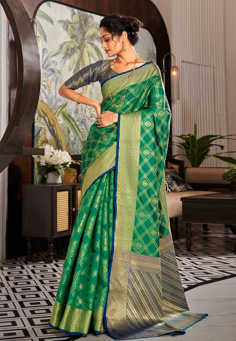 Green Patola Silk Saree With Blouse 270824