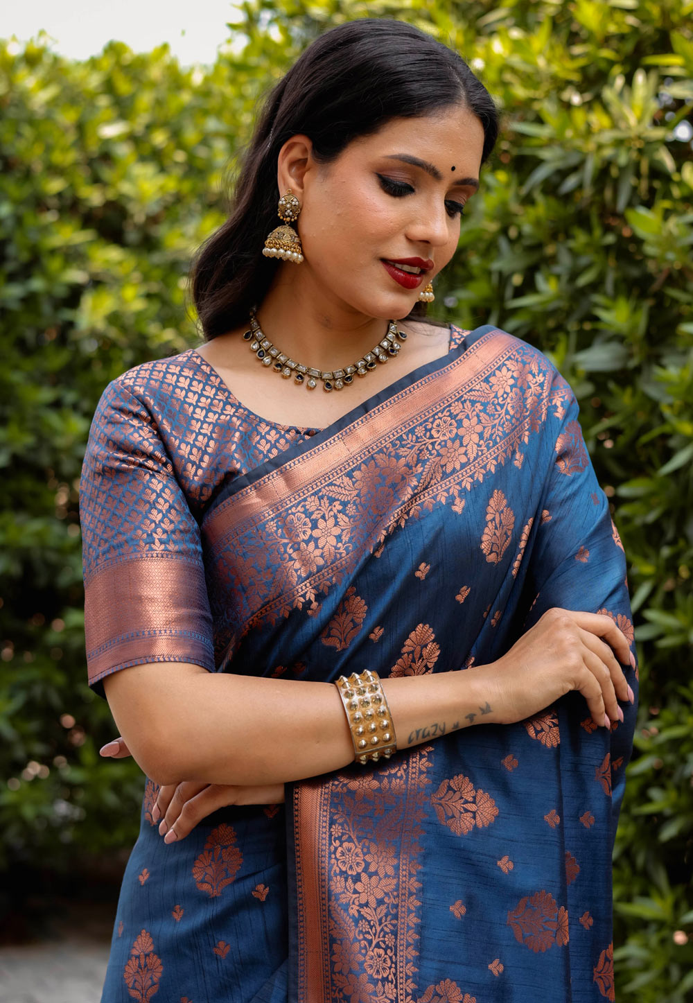 Blue soft silk saree with kuthirai buttas on its body, contrast zari-rich  pallu steeped with kamalam & kuthirai designs