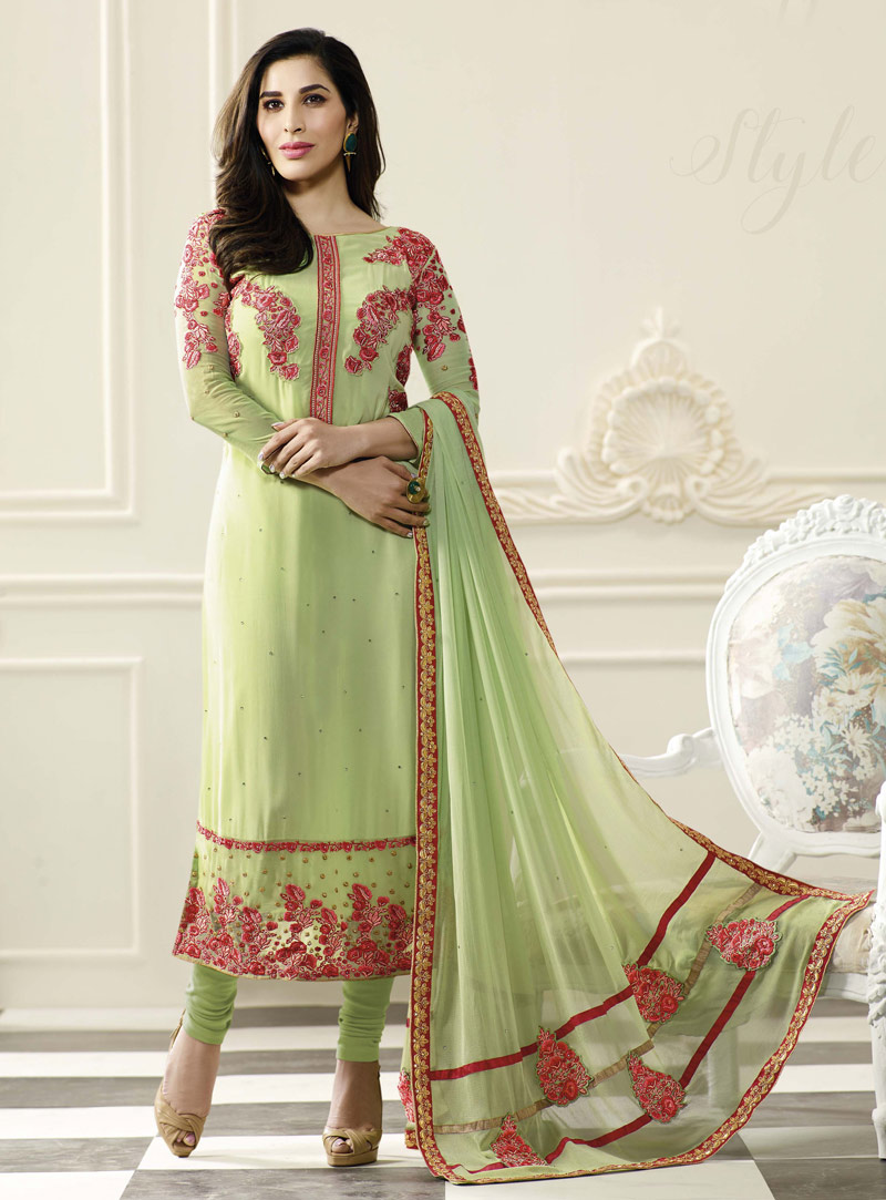 Sophie Choudry Light Green Georgette Churidar Salwar Suit 91035