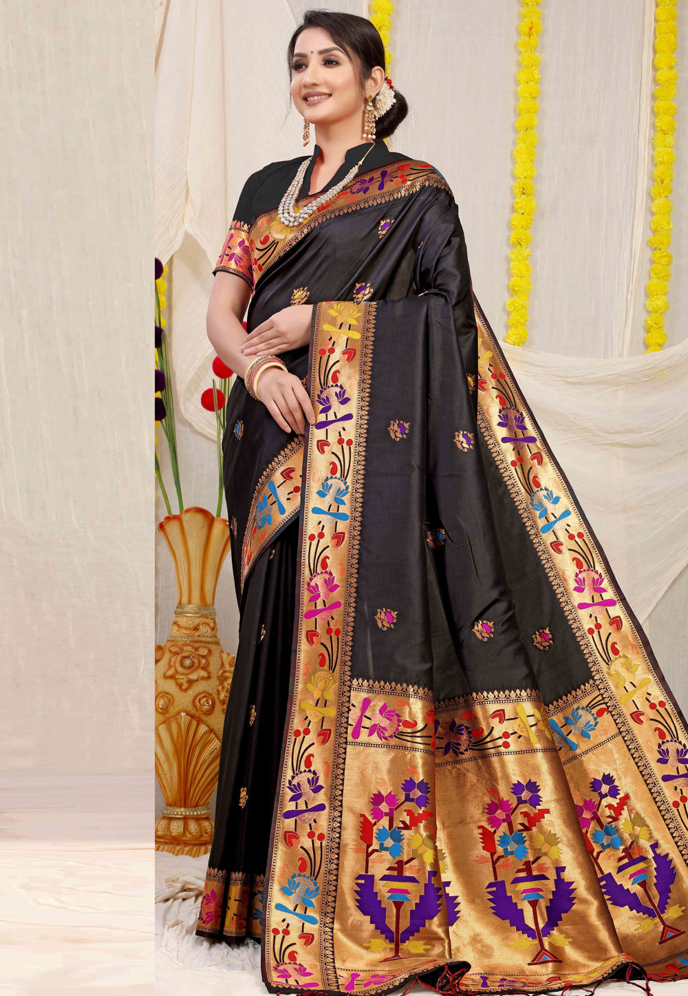 Black Banarasi Silk Paithani Saree 268665