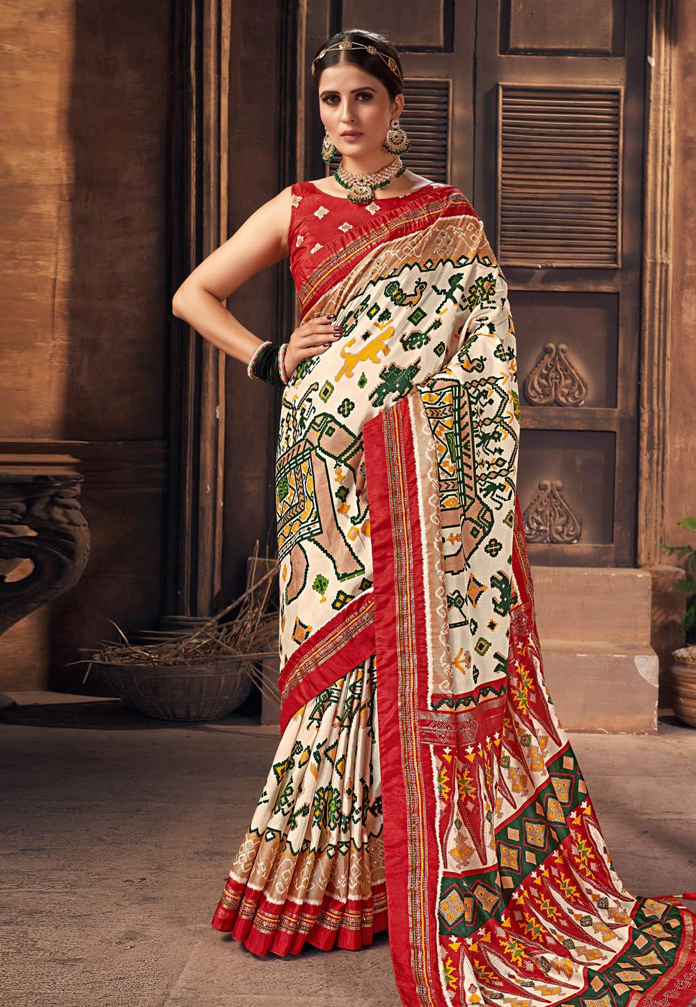 Cream Patola Silk Saree With Blouse 270263