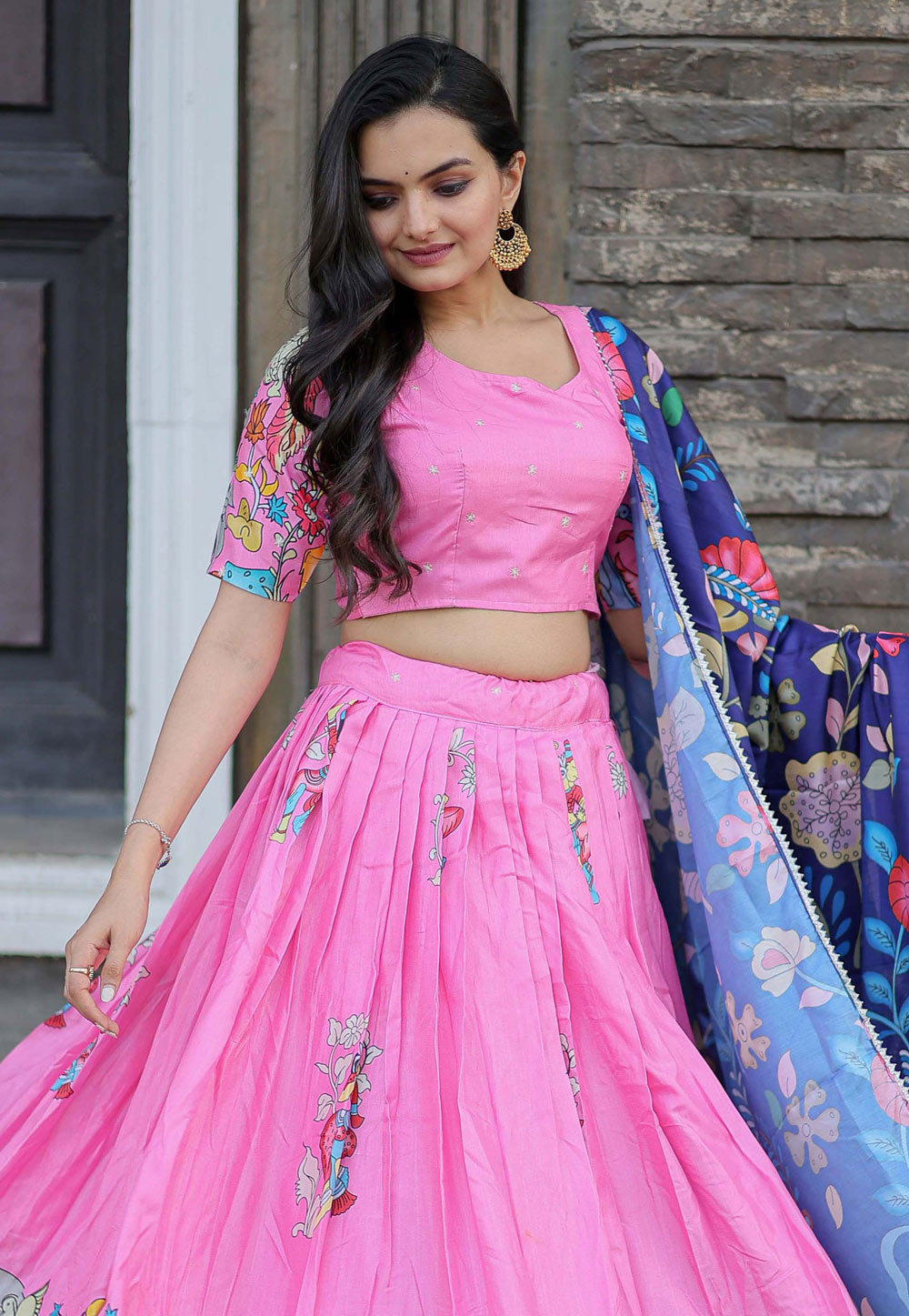 Kiara Advani New Pink Crop-Top Lehenga For Bride Sister