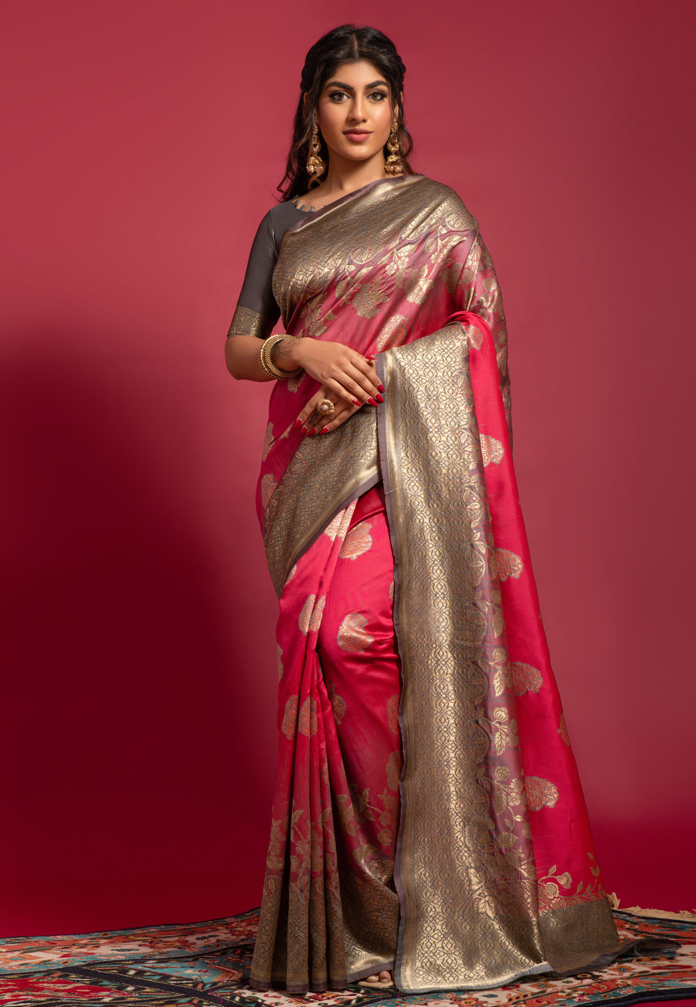 Magenta Banarasi Silk Saree With Blouse 260287