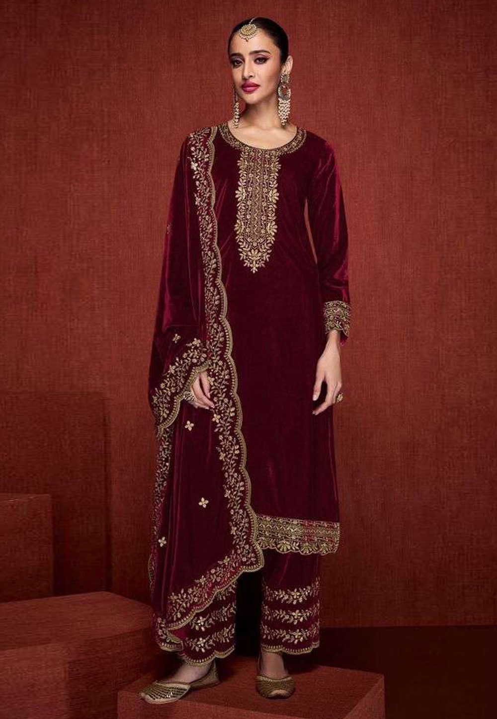 Maroon Velvet Pakistani Suit 277411