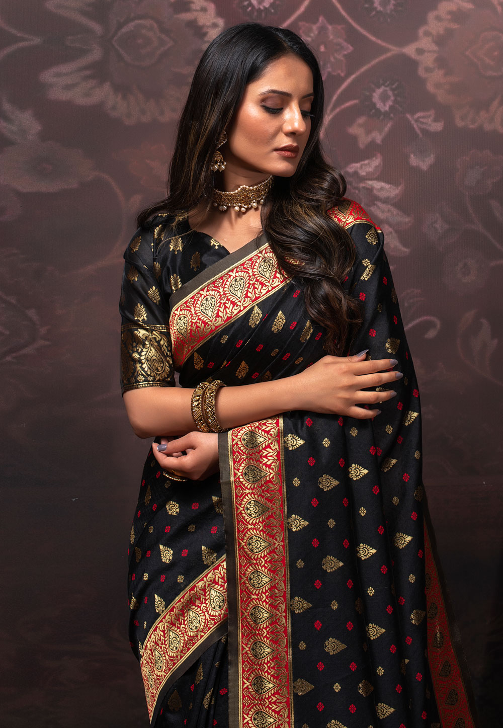 Black Banarasi Silk Saree With Blouse 231028