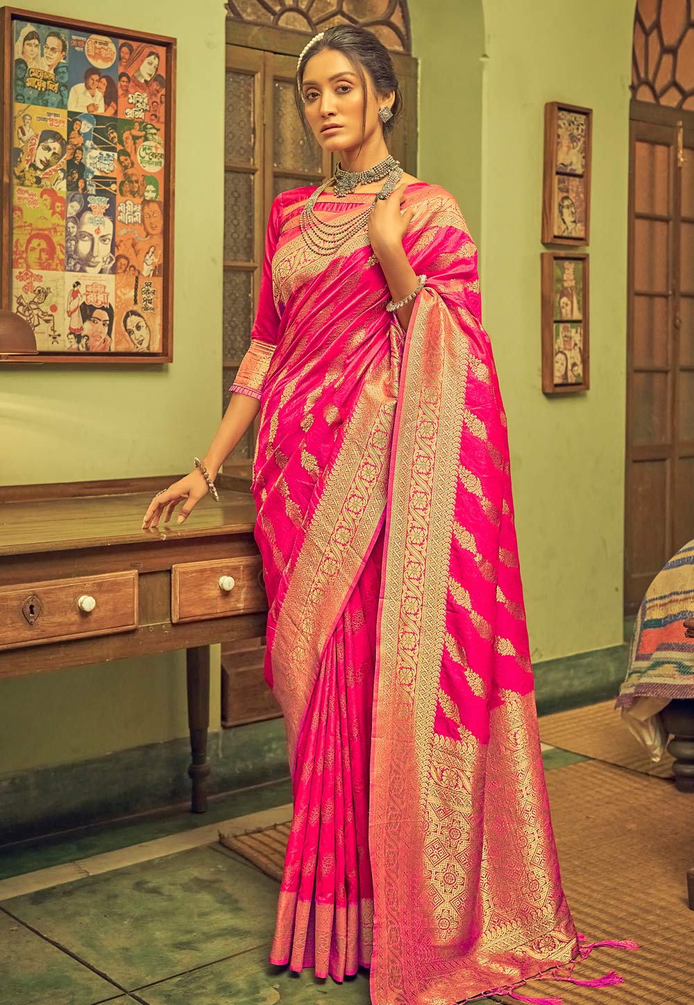 Magenta Banarasi Silk Saree With Blouse 247097