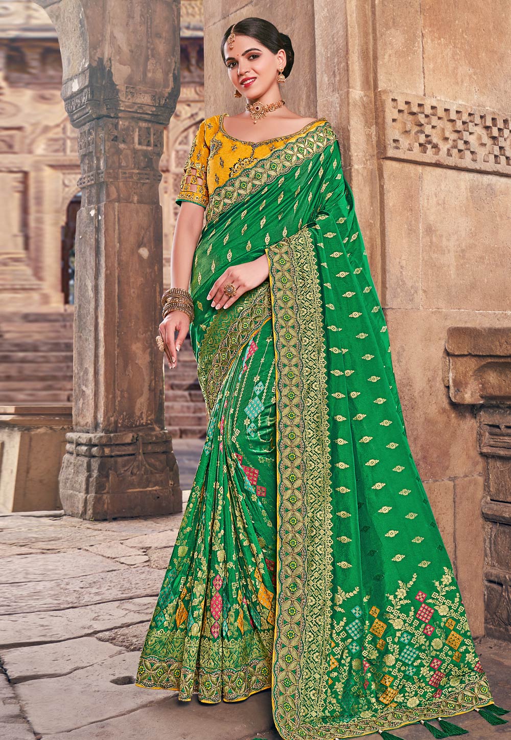 Green Shimmer Saree with Blouse 252821