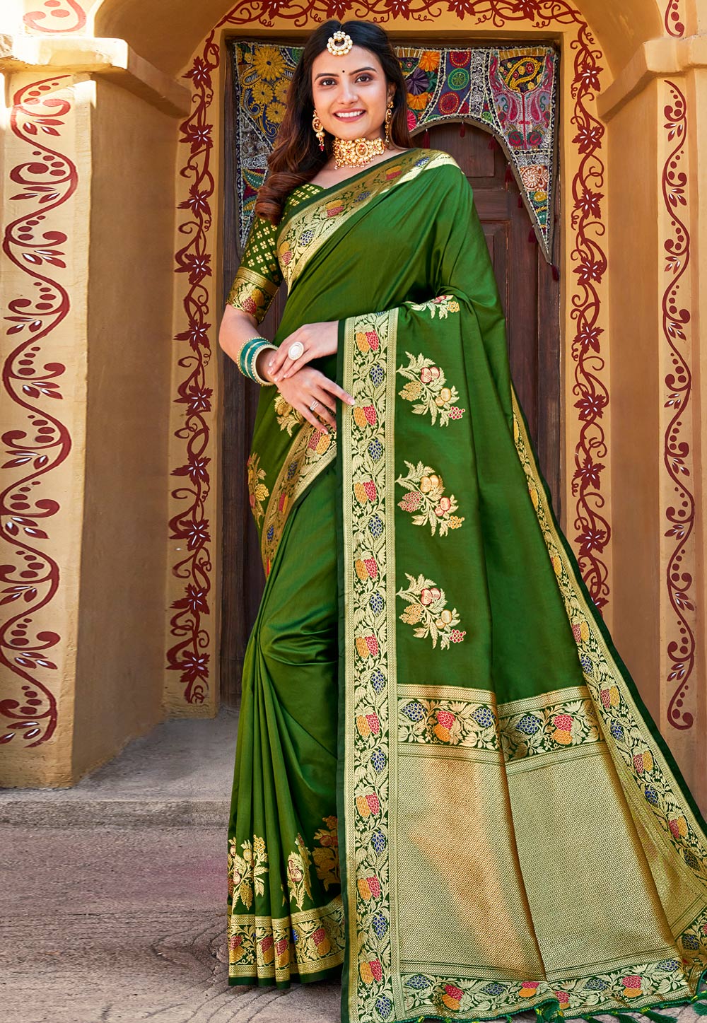 Green Silk Saree With Blouse 264150