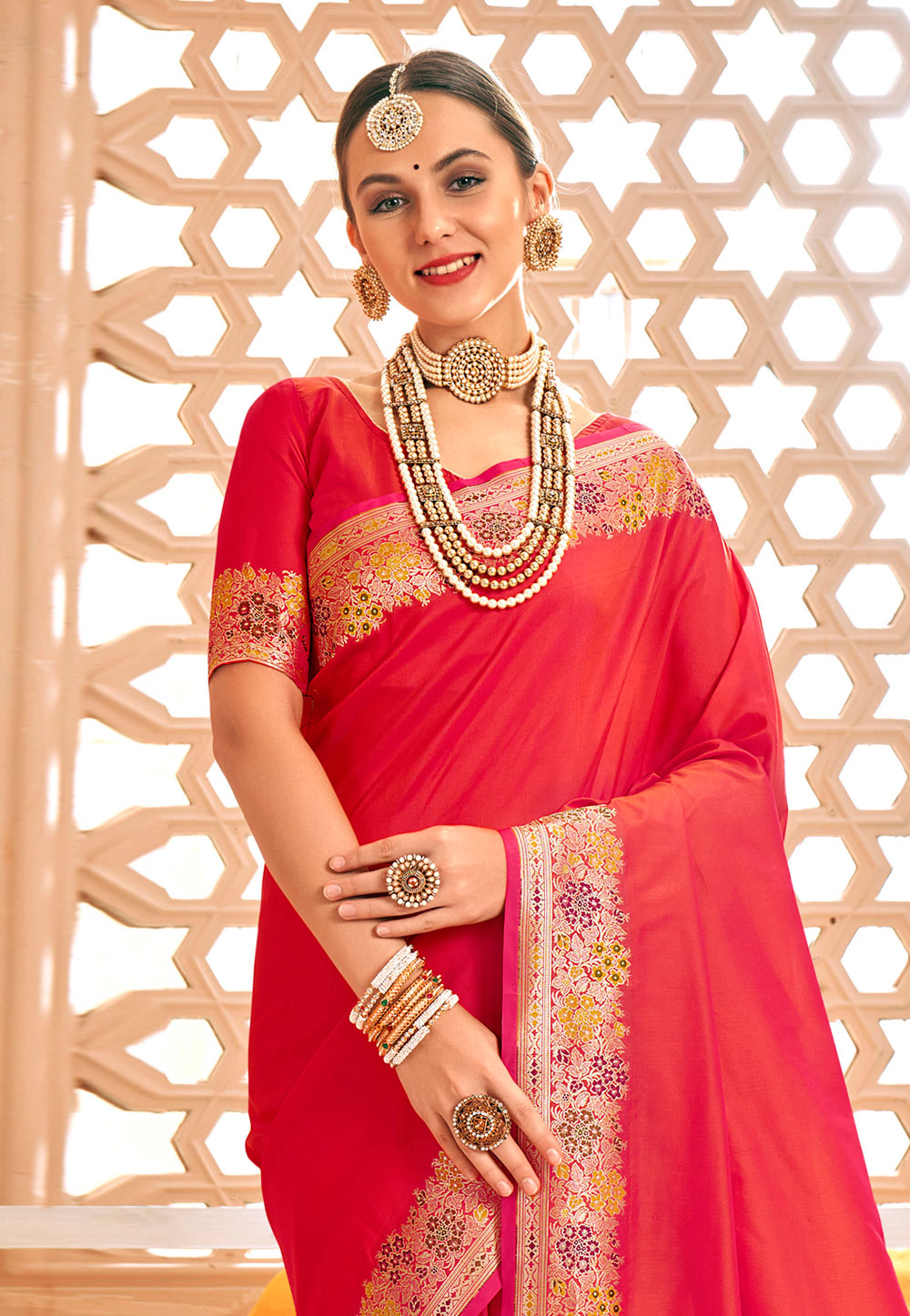 Preferable Red Paithani Silk Saree With Invaluable Blouse Piece –  LajreeDesigner