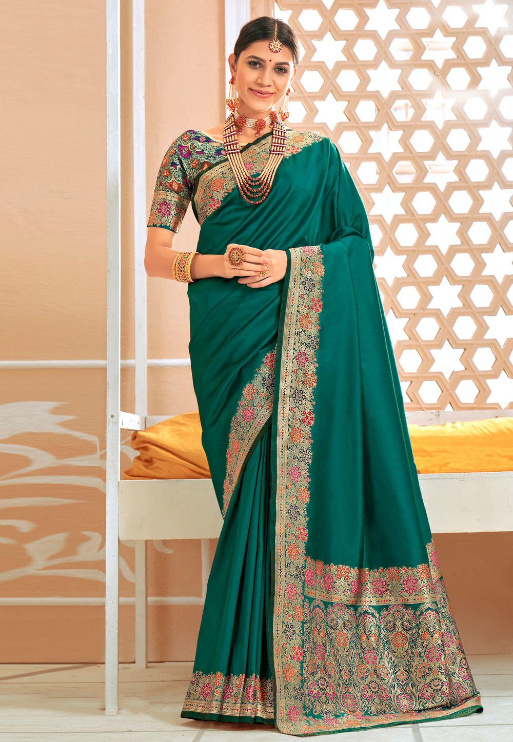 Green Silk Saree With Blouse 264146