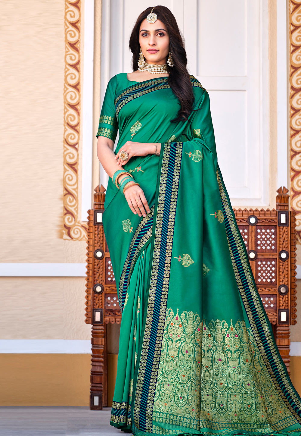 Green Silk Saree With Blouse 264245