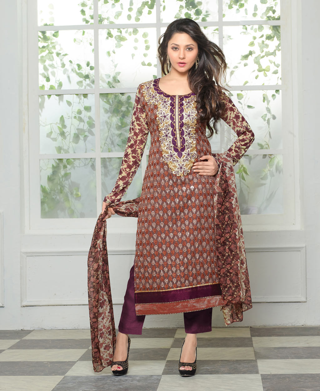 Beige Georgette Pakistani Style Suit 60694