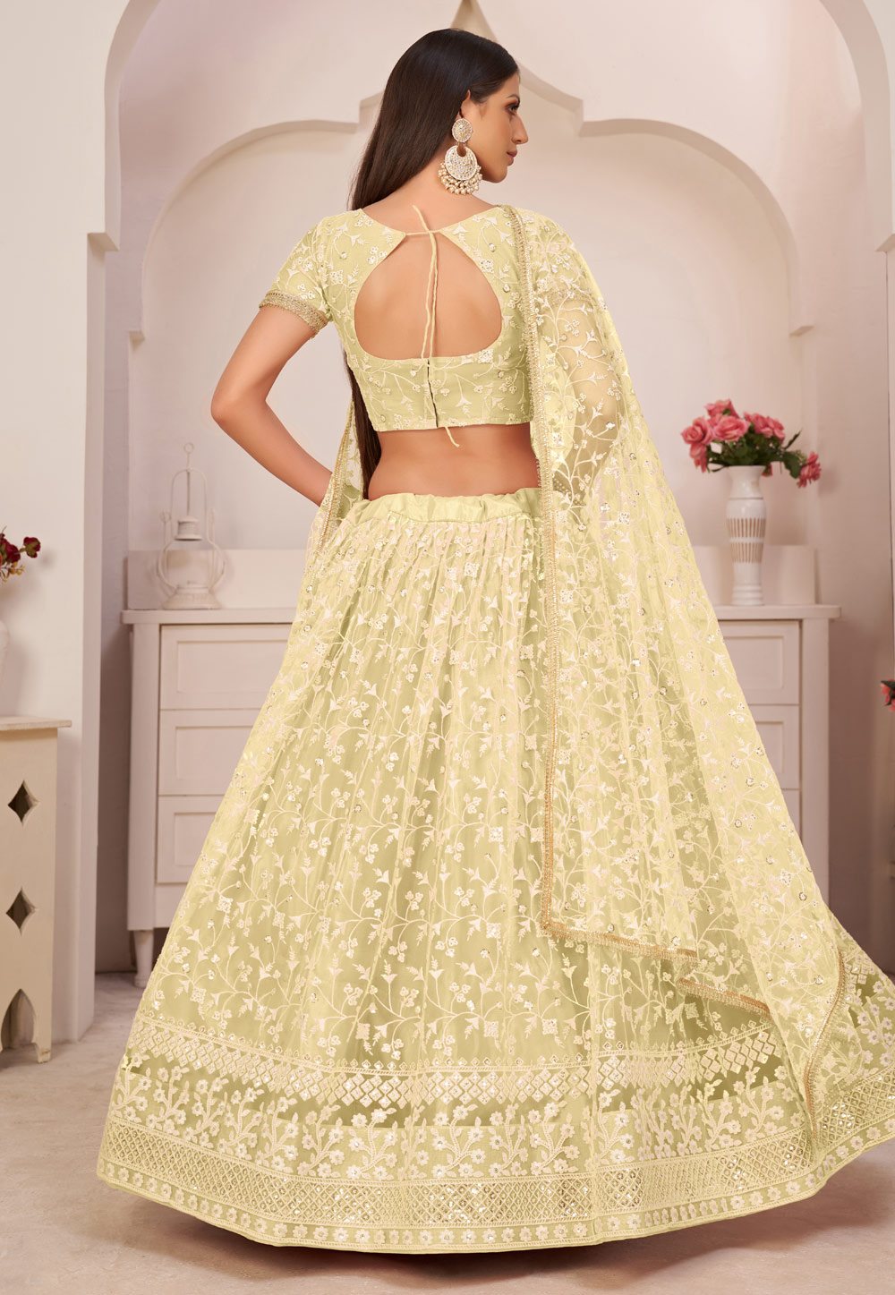 Lakhnavi chaniyacholi green | Net lehenga, Designer lehenga choli, Indian  wedding dress