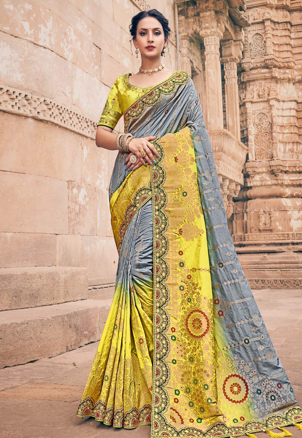 Grey Shimmer Saree With Blouse 252841