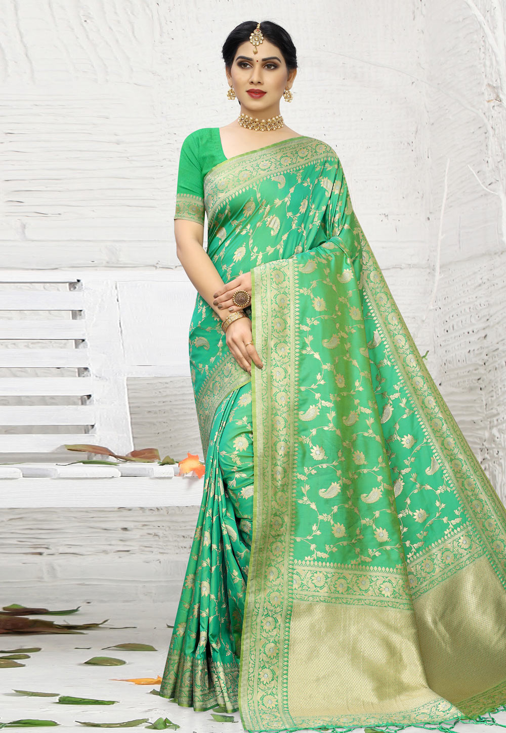 Green Banarasi Silk Saree With Blouse 203851