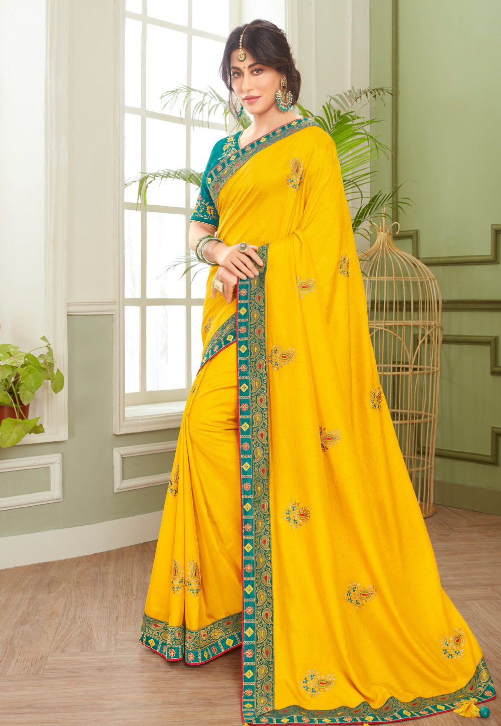 Chitrangada Singh Yellow Silk Saree With Blouse 228659