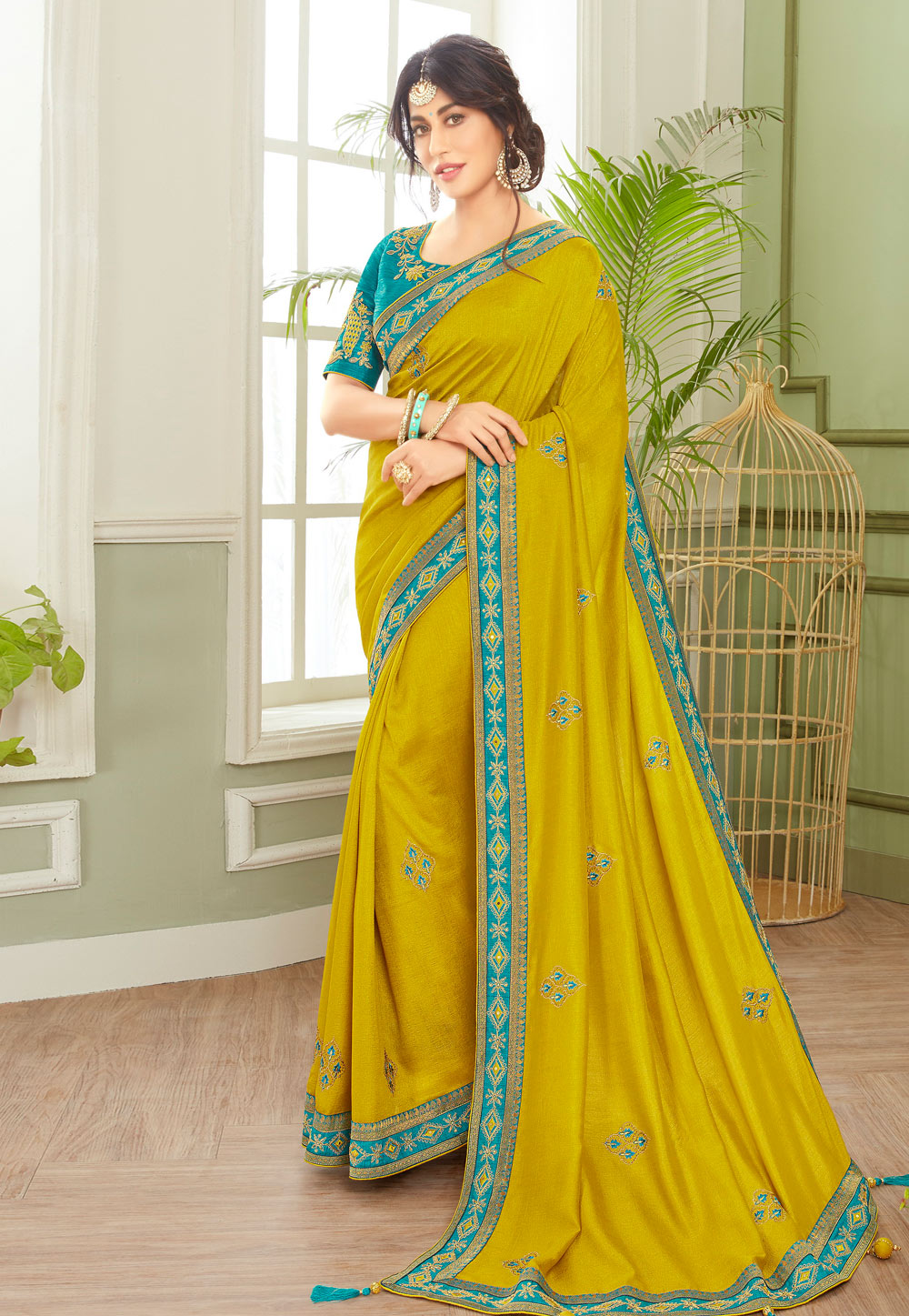 Chitrangada Singh Green Silk Saree With Blouse 228673