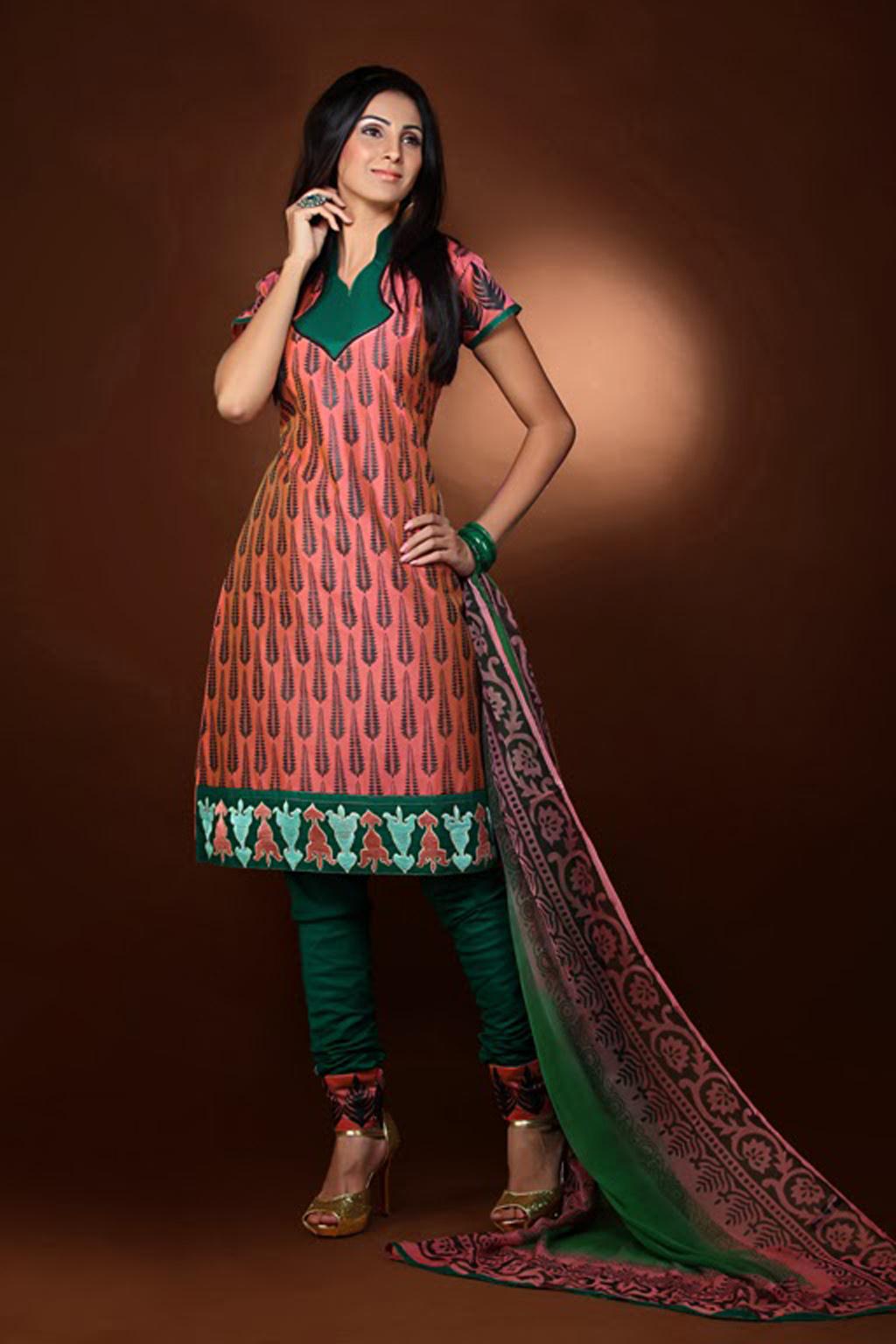 Peach Silk Printed Churidar Salwar Suit 28720