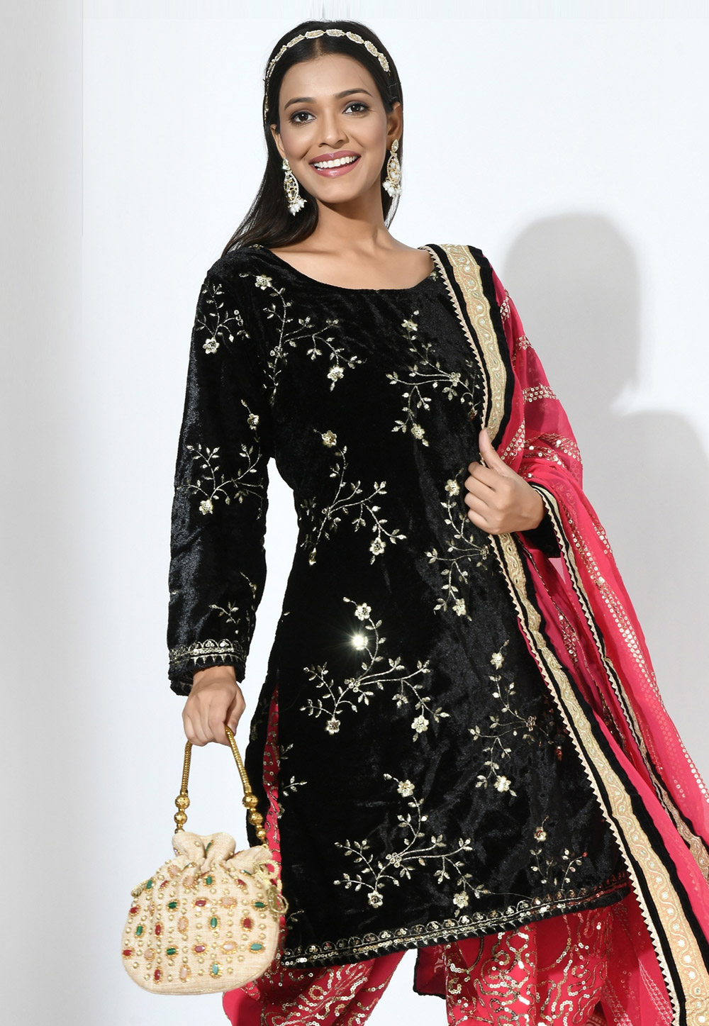 Black velvet sales punjabi suit