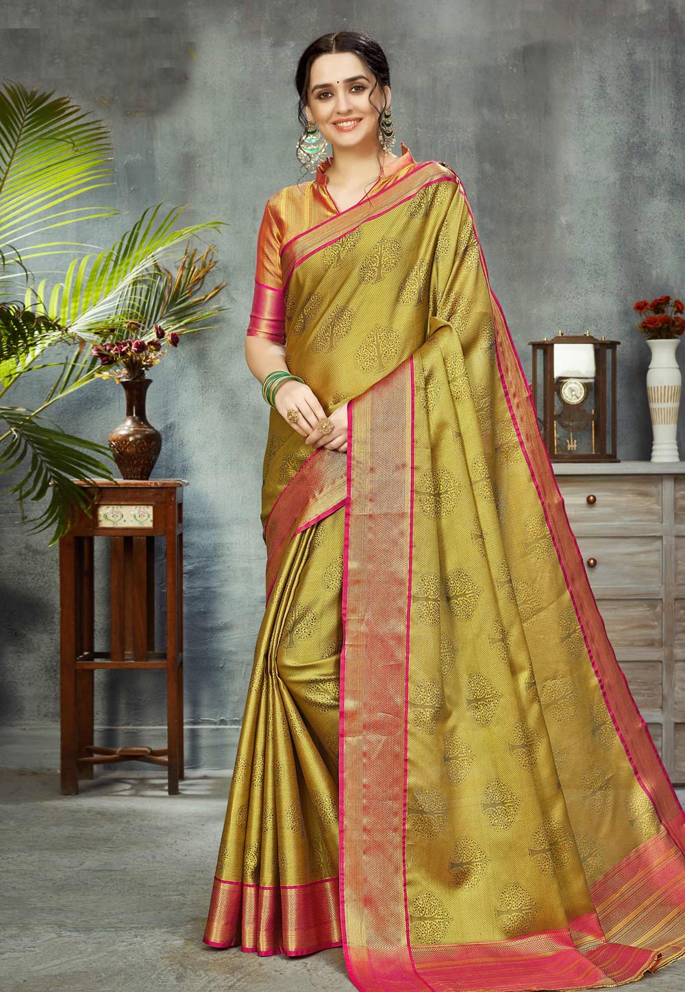Green Banarasi Silk Saree With Blouse 221572