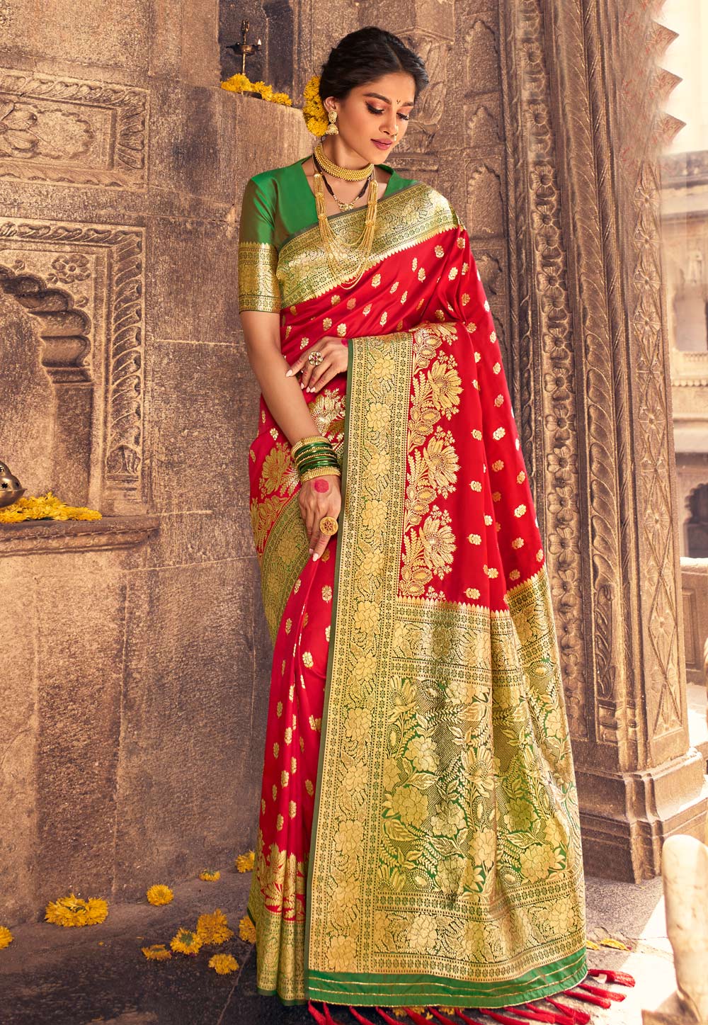 Red Banarasi Silk Saree With Blouse 230265