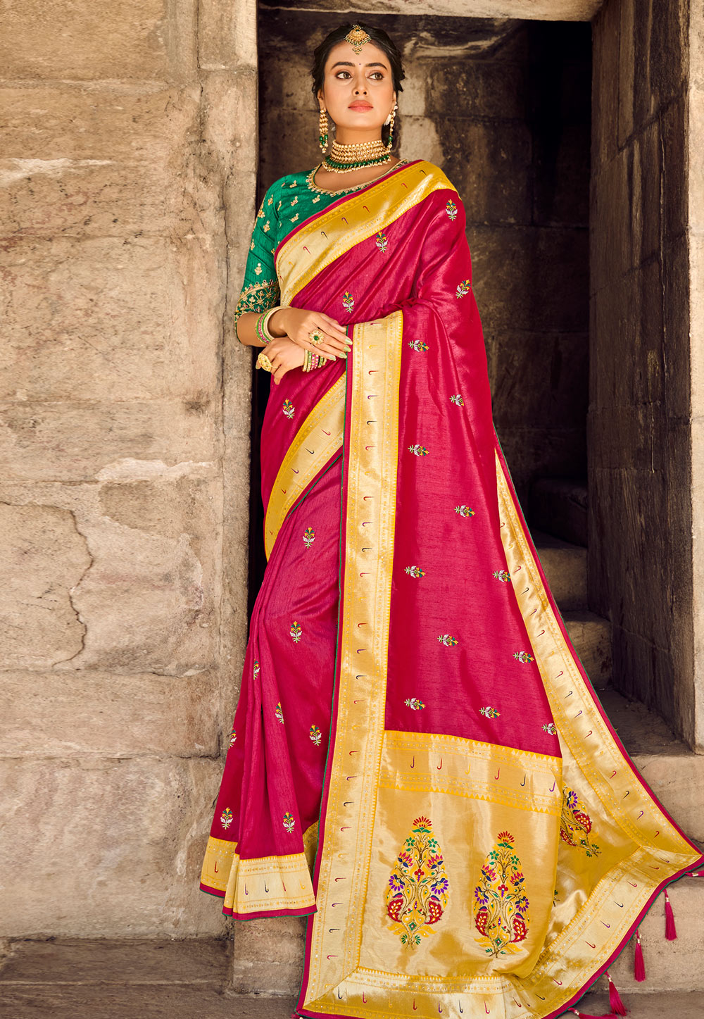 Magenta Silk Saree With Blouse 248323