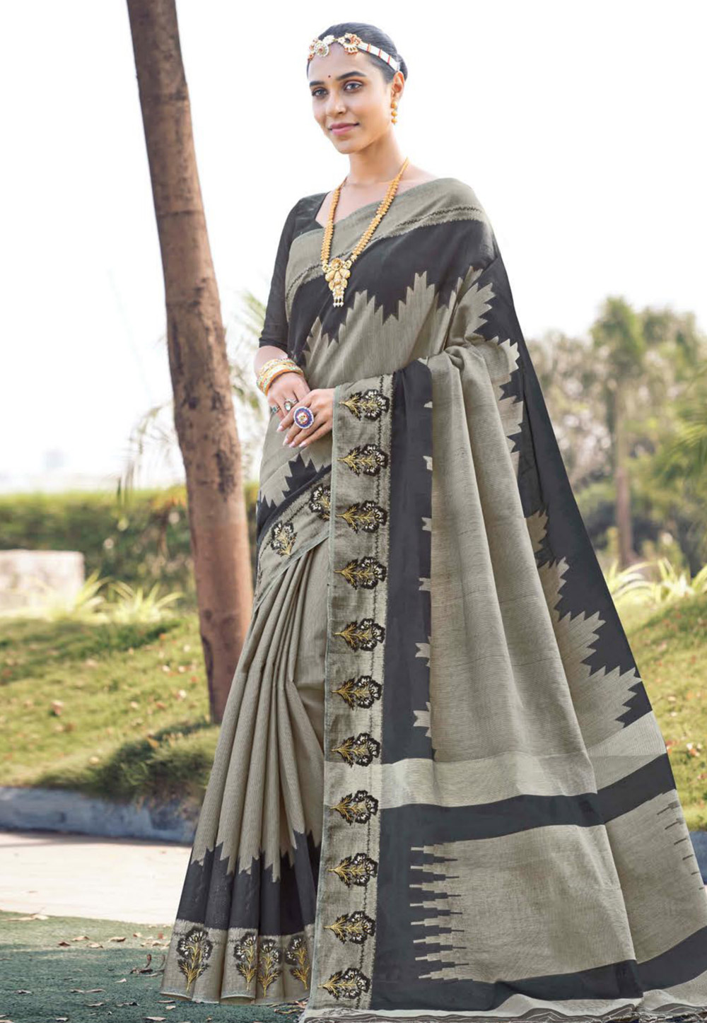 Grey Banarasi Saree With Blouse 261626