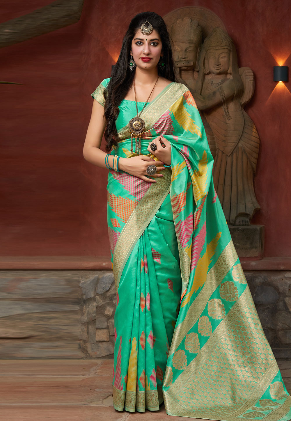 Green Silk Saree With Blouse 209370