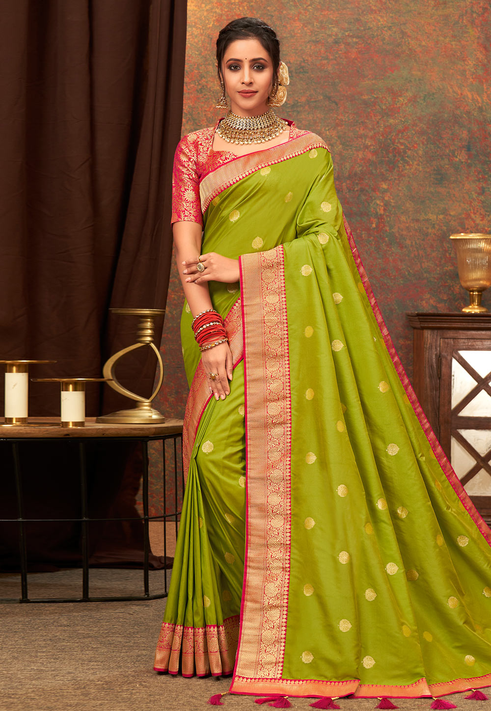 Light Green Banarasi Silk Saree With Blouse 243438