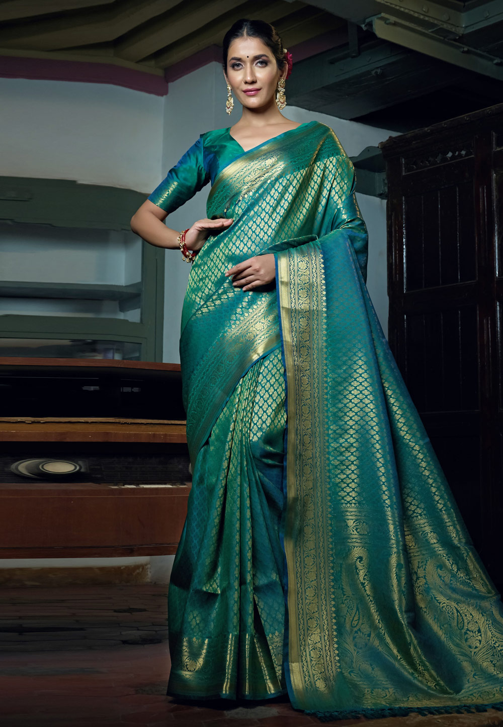 Green Kanjivaram Silk Saree With Blouse 258432