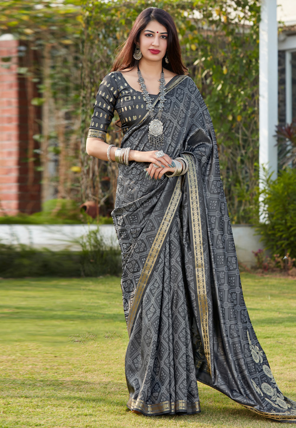 Grey Banarasi Silk Saree With Blouse 225308