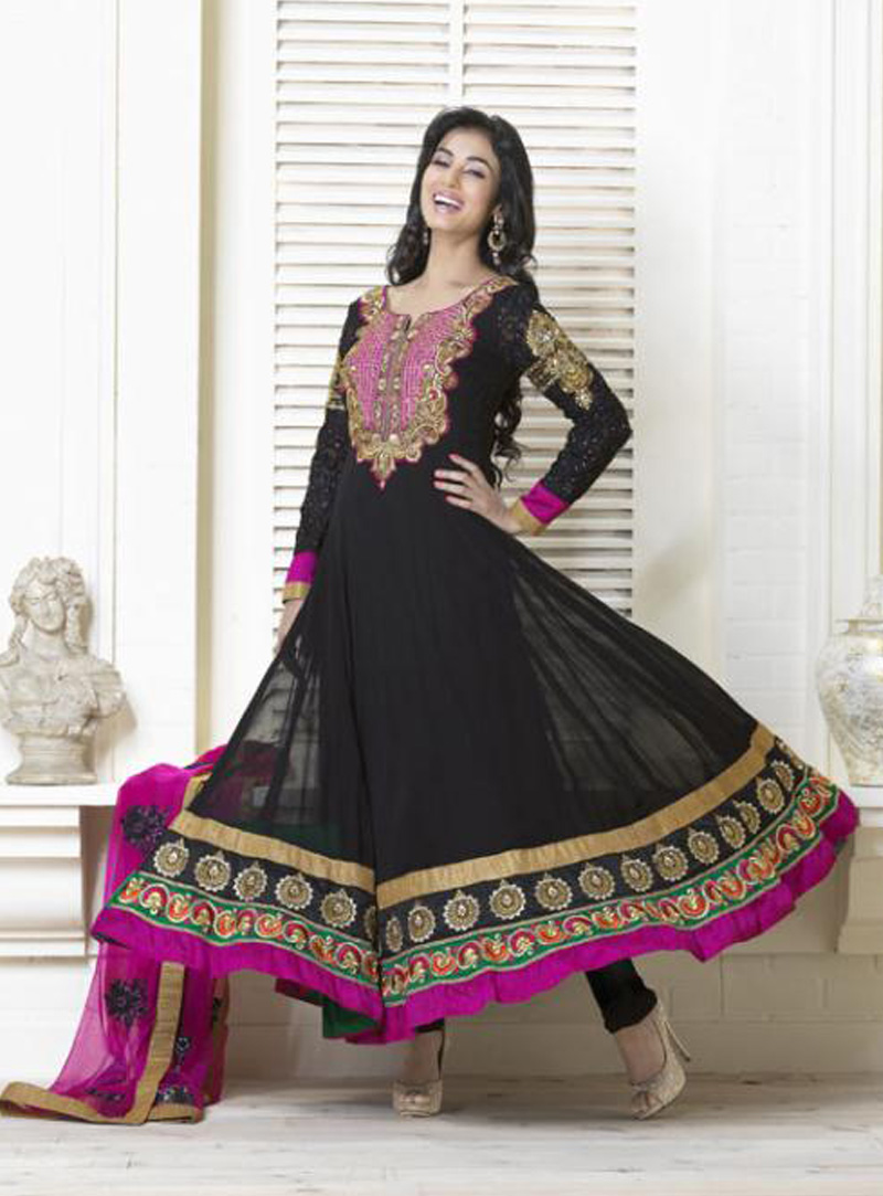 Sonal Chauhan in Black Long Bollywood Anarkali Suit 25526