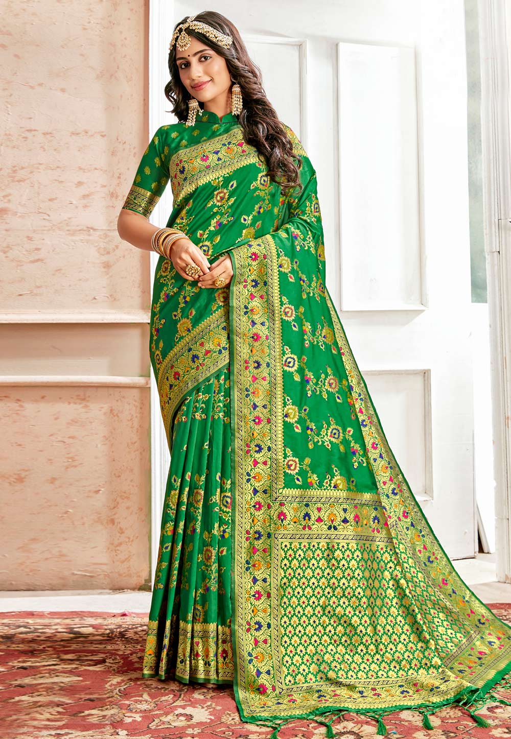 Green Silk Saree With Blouse 222289