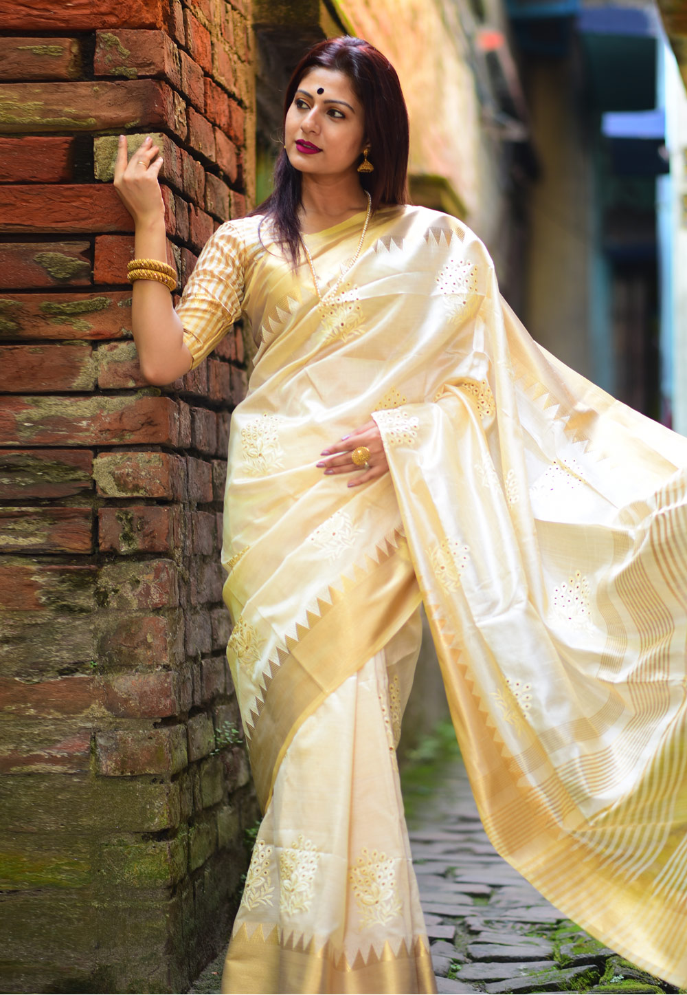 Cream Silk Pattu Saree With Blouse 223424