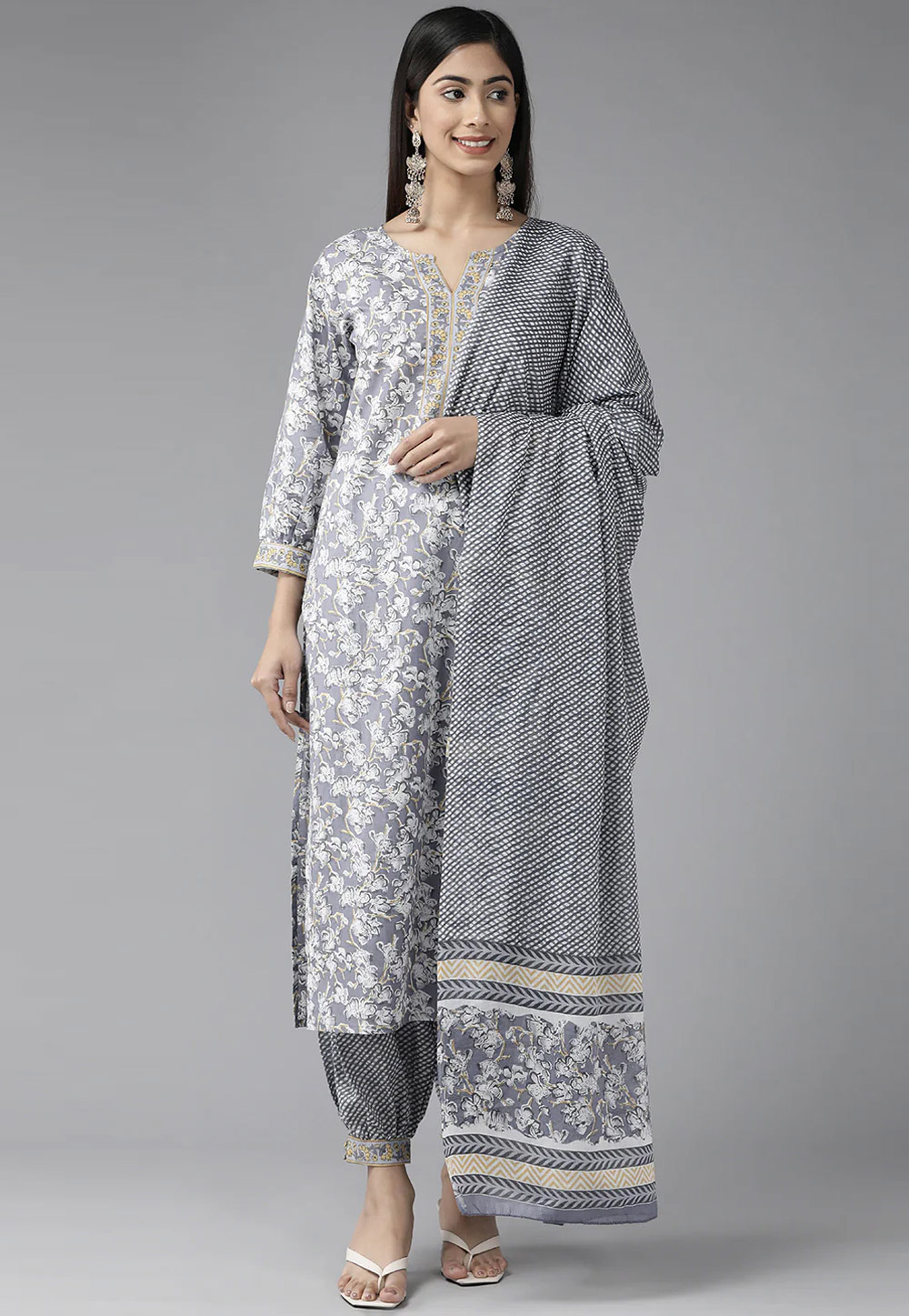 Grey Cotton Readymade Pakistani Suit 274109