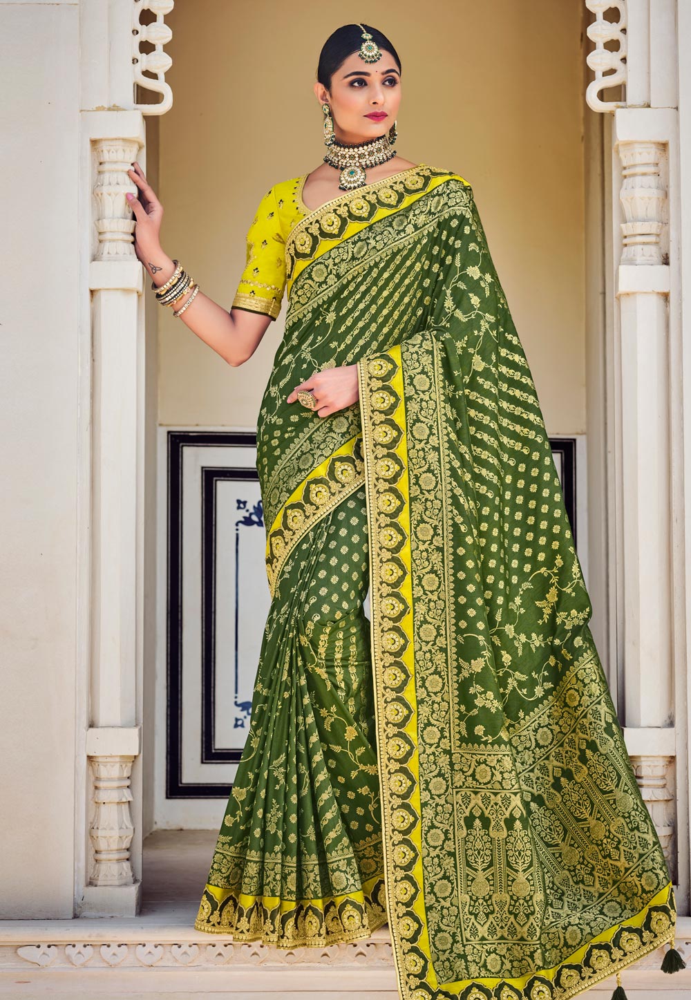 Green Silk Saree With Blouse 241719