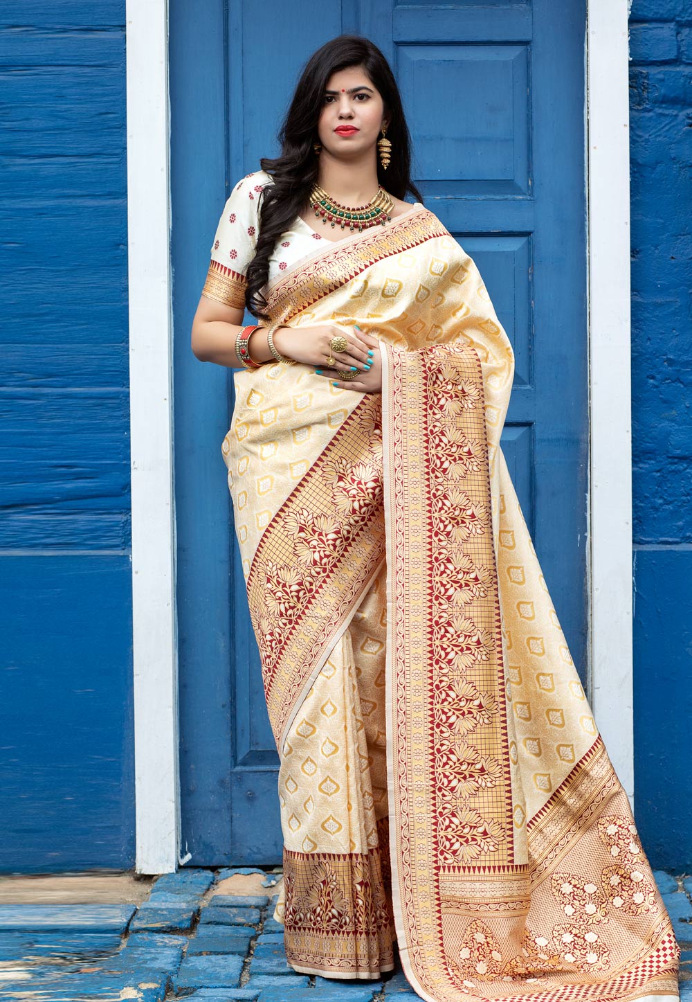 Cream Banarasi Silk Saree With Blouse 217019