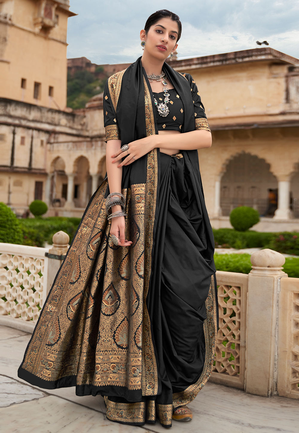 Black Banarasi Silk Saree With Blouse 232884