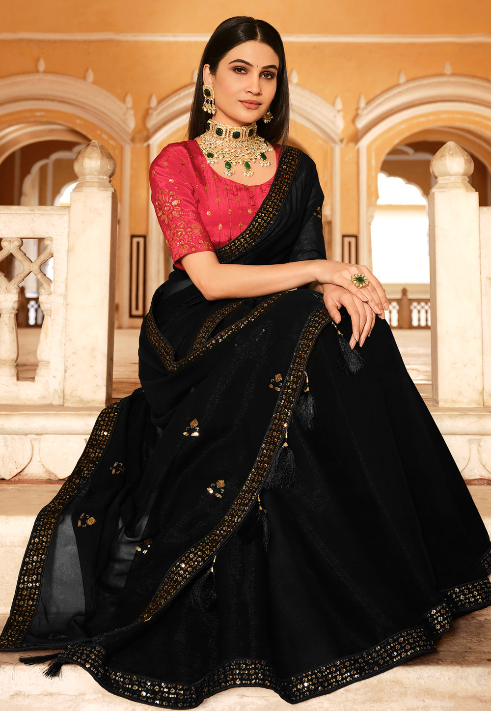 Swtantra Black & Pink Plain Saree With Unstitched Blouse