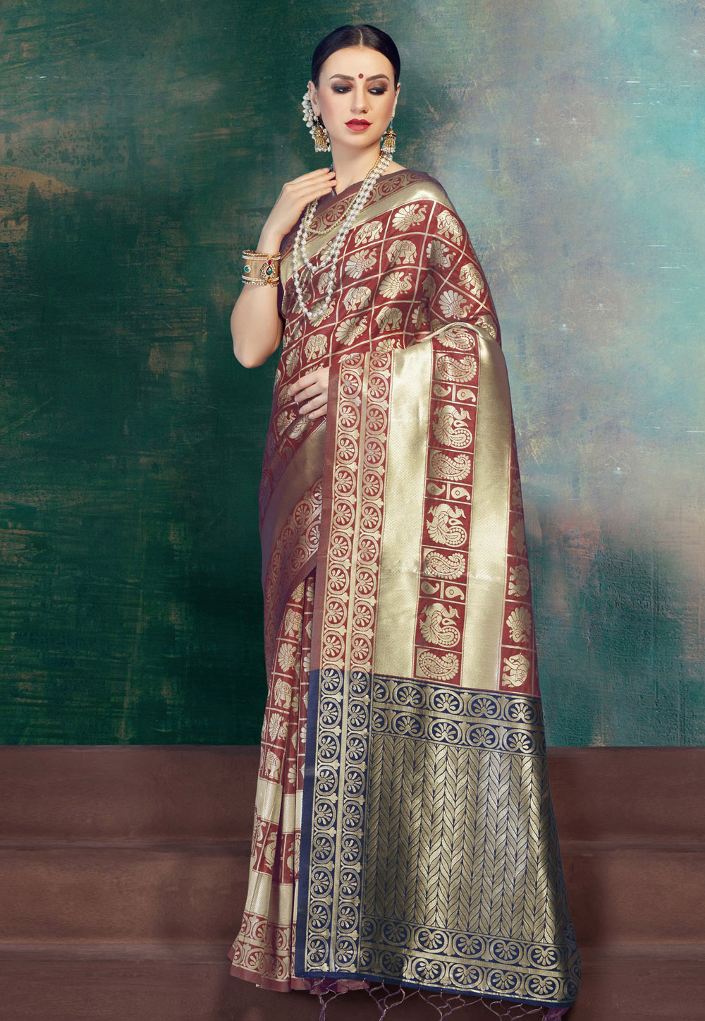 Maroon Banarasi Silk Saree With Blouse 166294