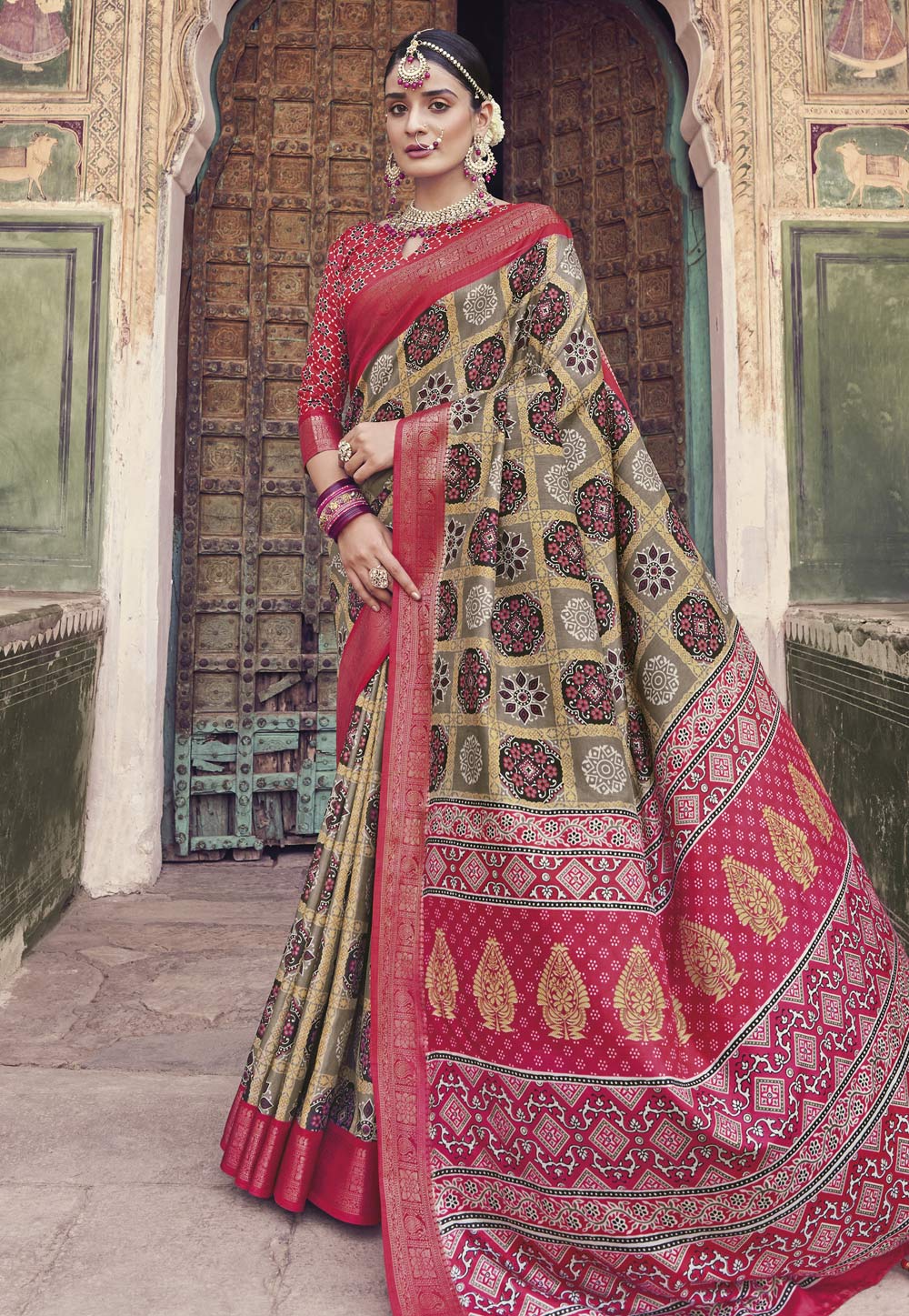 Brown Patola Silk Saree With Blouse 265507