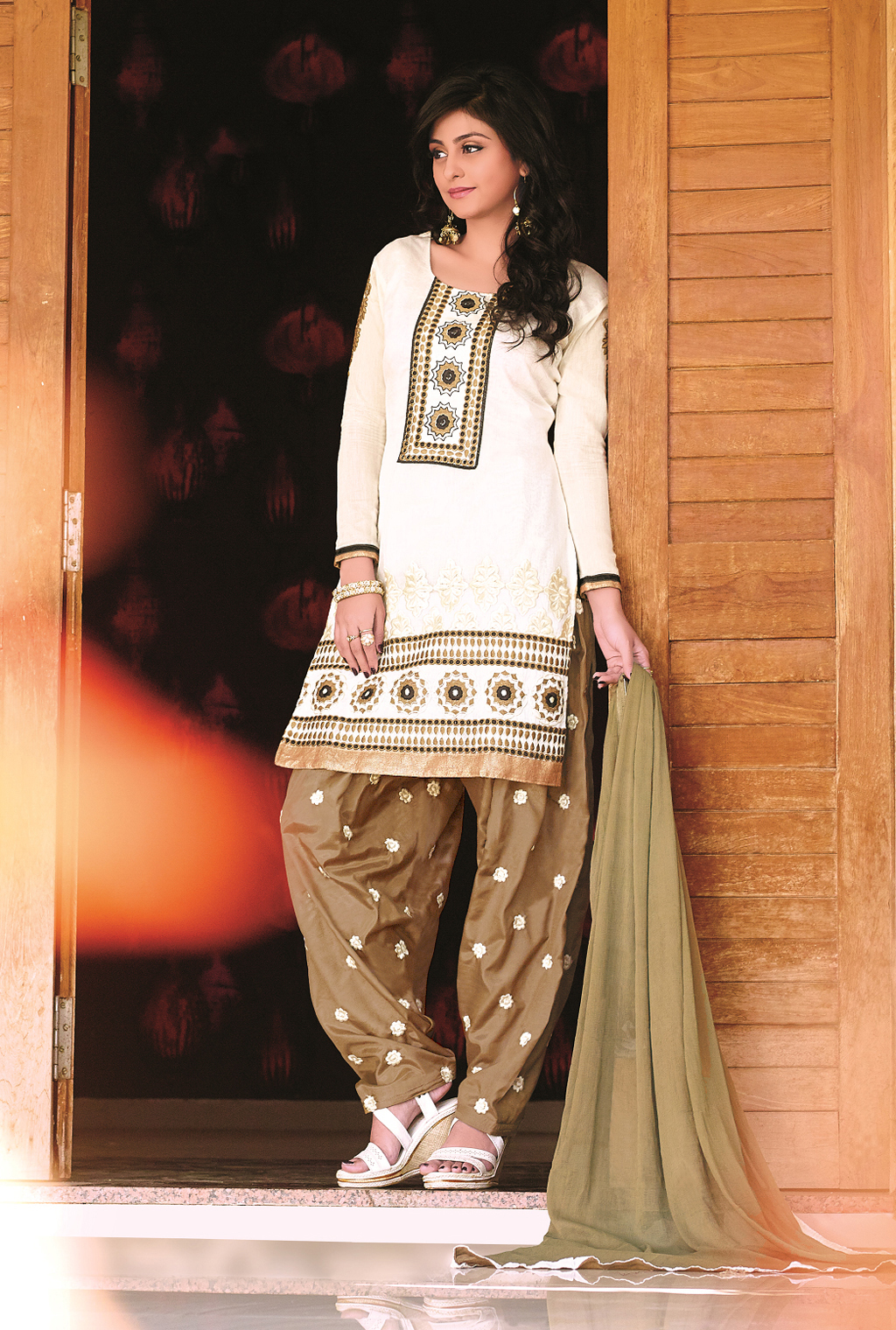 Off White Banarasi Jacquard Punjabi Suit 56510