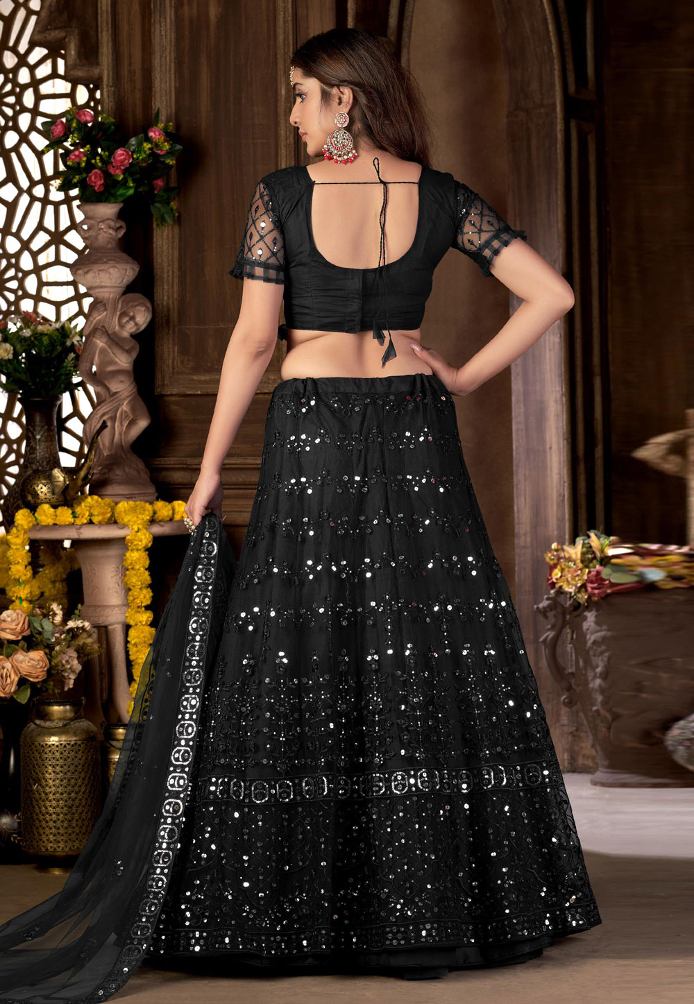 Jewellery On Black Lehenga 2024 | favors.com